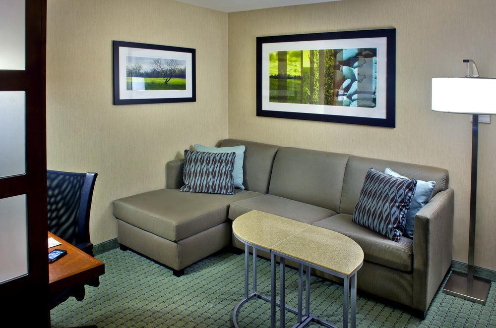 Springhill Suites Long Island Brookhaven Bellport Extérieur photo