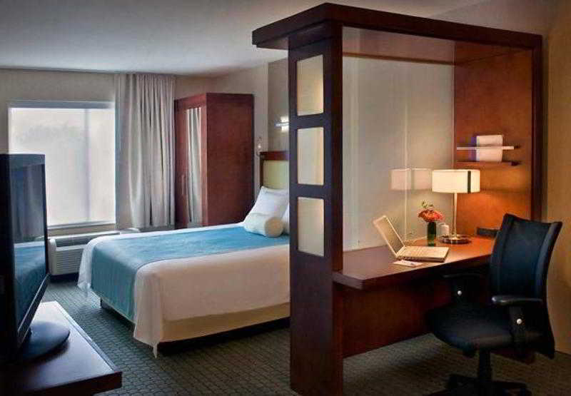 Springhill Suites Long Island Brookhaven Bellport Extérieur photo